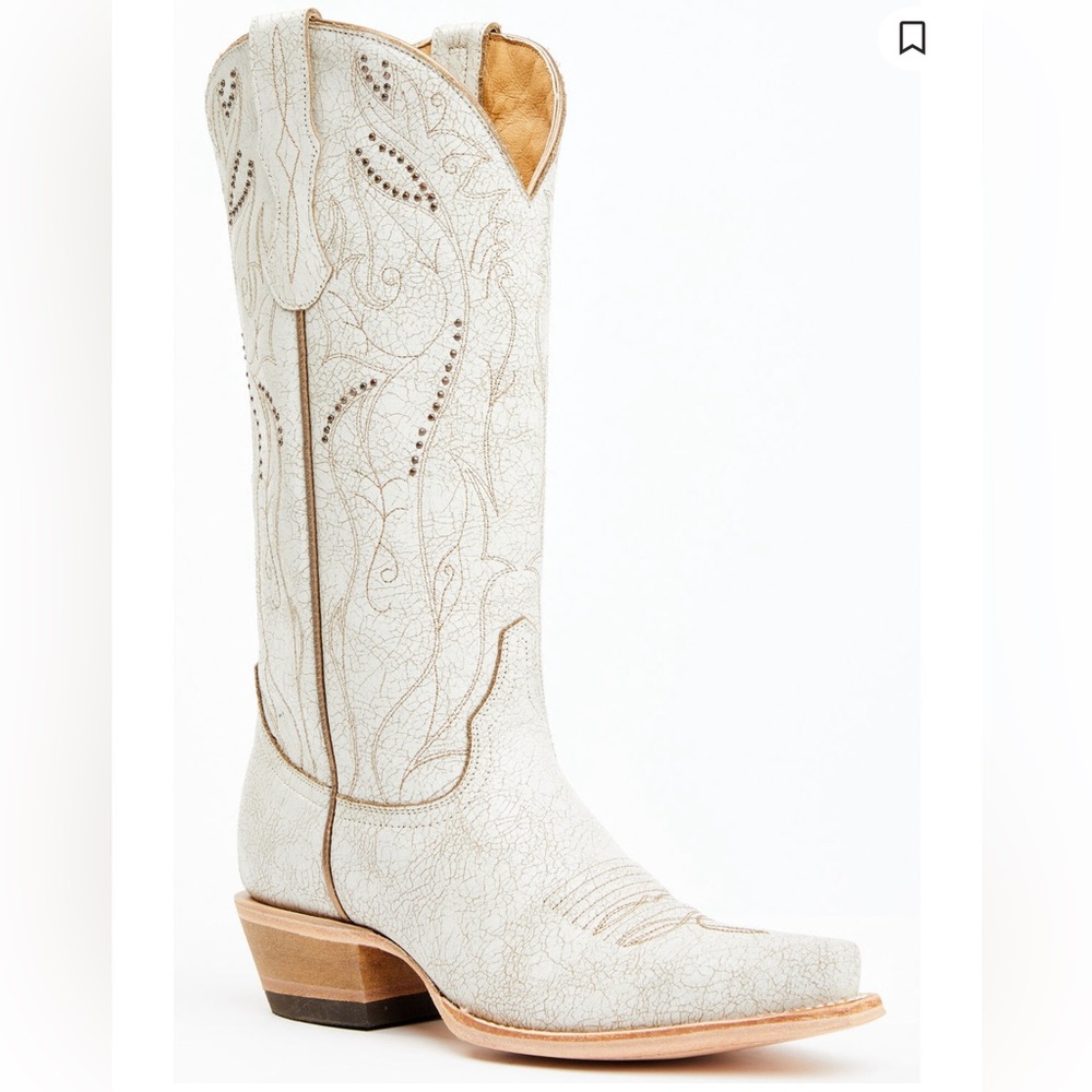 Boot barn white boots with gold detailing